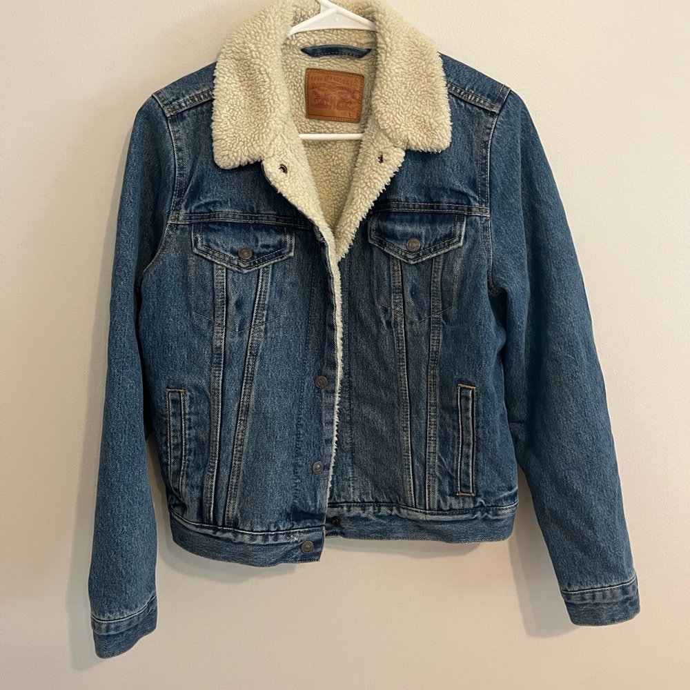 Levi Denim jacket lined with Sherpa